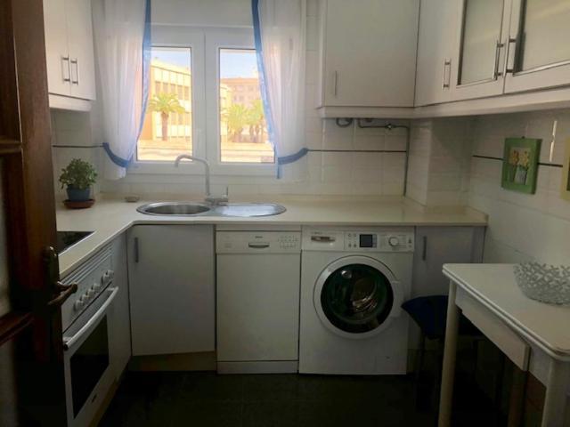 Gatu Premium Villa Isabel Terraza,Parking,1ºlinea Playa,Wifi,Vista Al Mar , Preferente Mayores De 25 Anos Y Familias Кадис Екстериор снимка